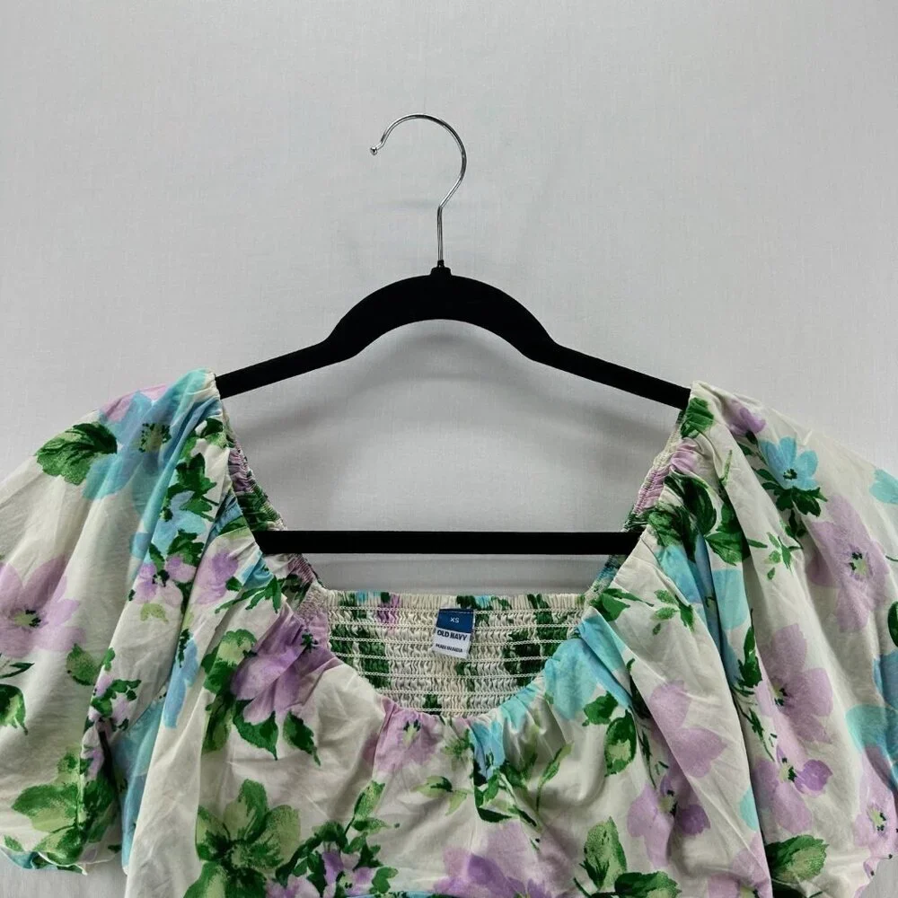 Old Navy Waist Defined V-neck Blouse Womens XS Puff-Sleeve Smocked Floral White